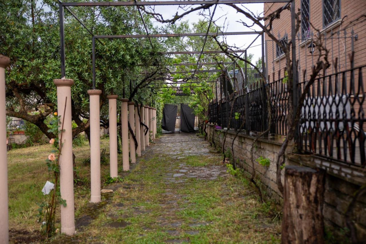 Suite Gli Ulivi Colonna Exterior foto